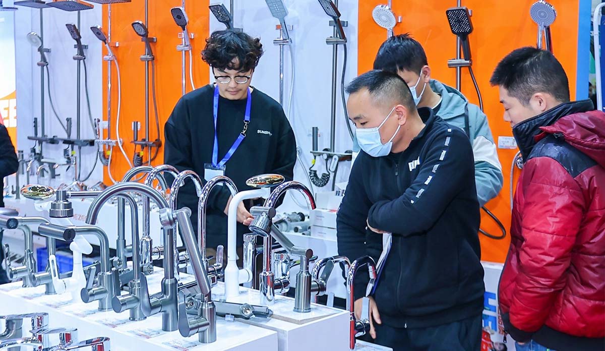 1706329215766727.jpg 第二屆世界科技衛(wèi)浴招商博覽會(huì)暨科技衛(wèi)浴供應(yīng)鏈對(duì)接大會(huì)開幕3.jpg